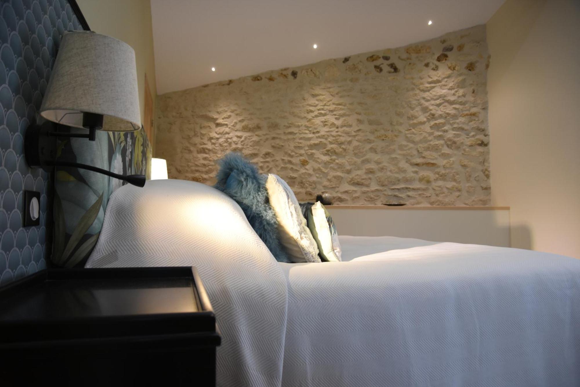Girauderies Chambres D'Hotes/B+B Floirac  Room photo